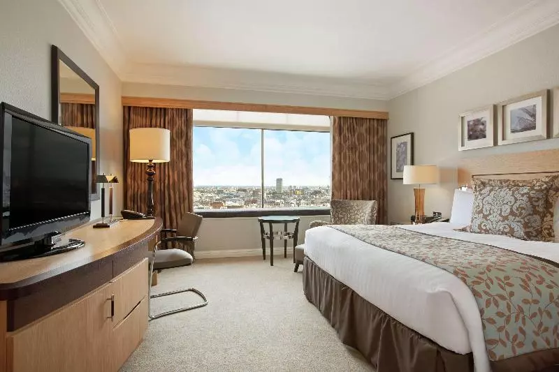 اتاق اجرایی با تخت بزرگ, London Hilton On Park Lane