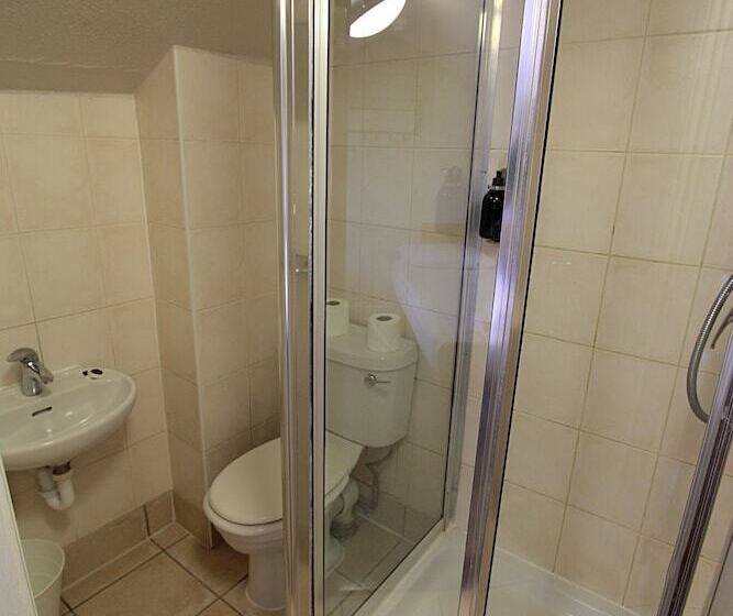 スタンダード4人部屋, Lords