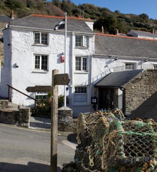 小室, Lugger Hotel ‘a Bespoke Hotel’