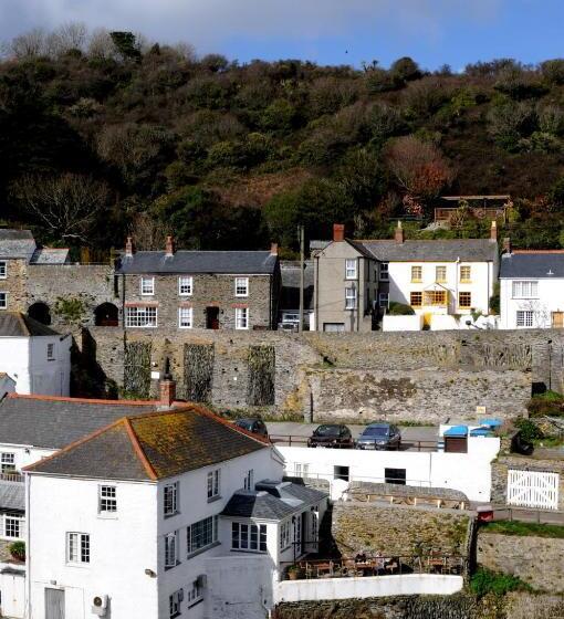 小室, Lugger Hotel ‘a Bespoke Hotel’