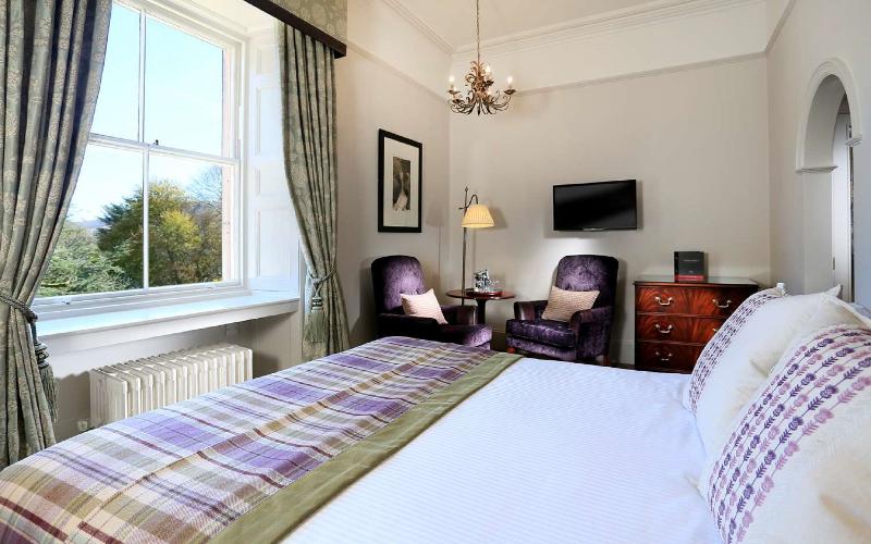 스탠다드 룸 킹사이즈 침대, Macdonald Leeming House