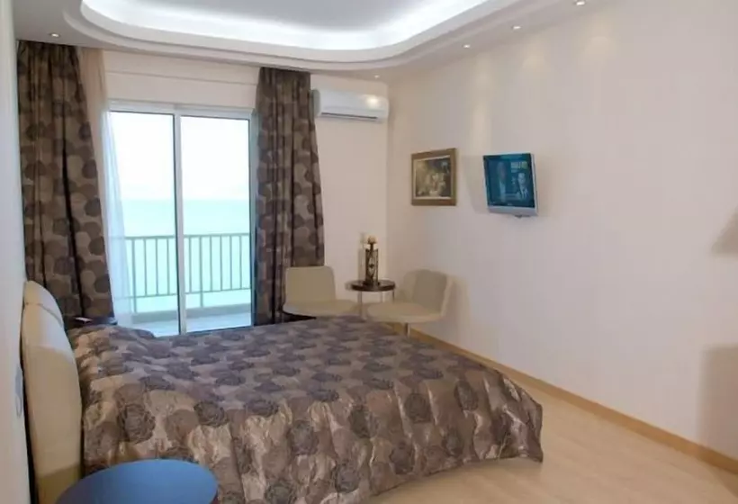 Chambre Standard Vue Mer, Messinian Bay