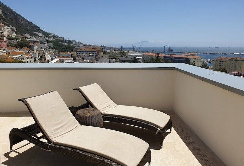 اتاق اجرایی, The Eliott