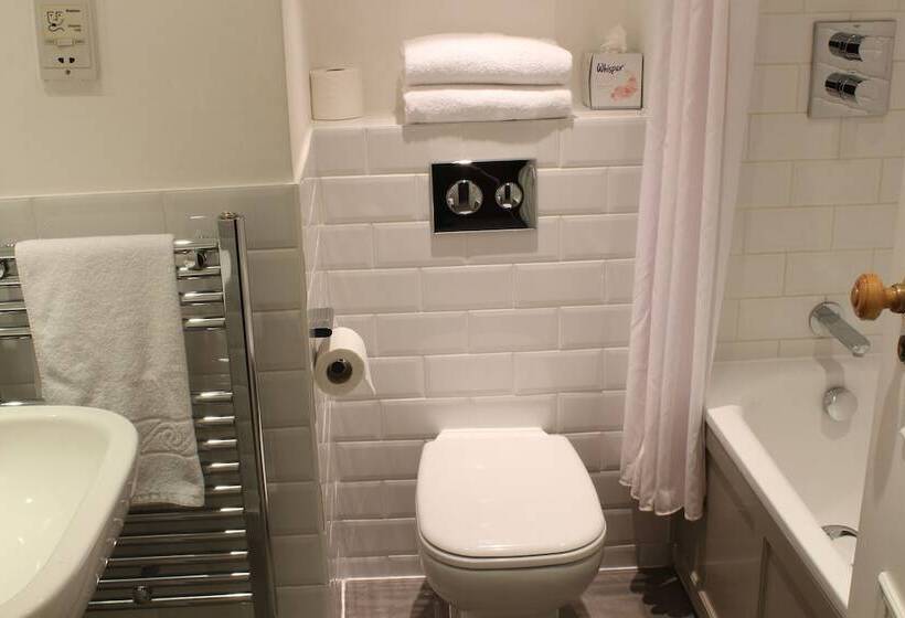 חדר משפחתי, Best Western Red Lion