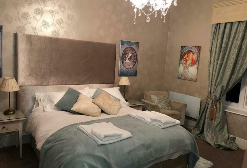 スーペリアールーム, Satis House