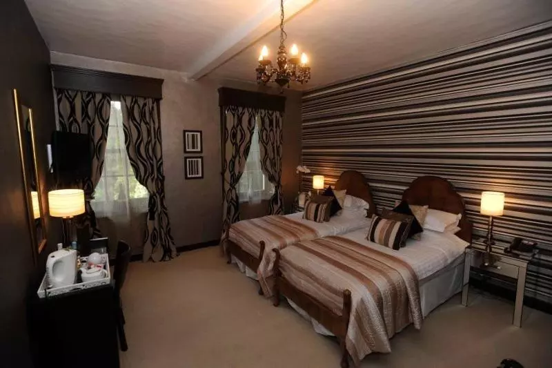 Standard-huone, Satis House