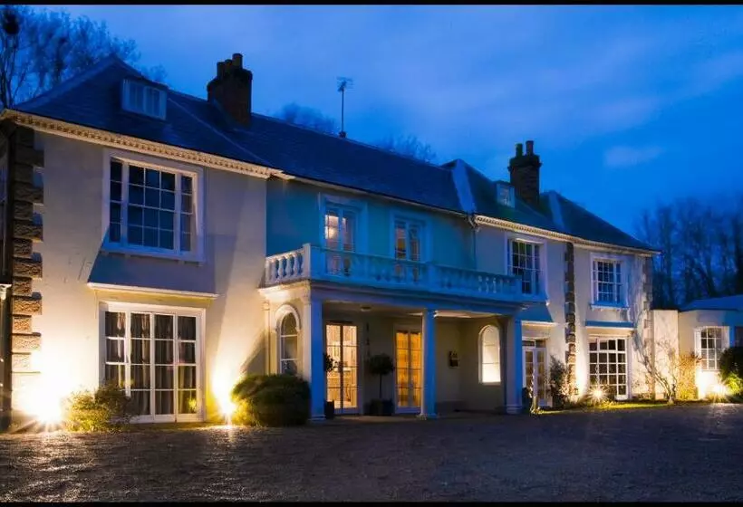 Deluxe-huone, Satis House