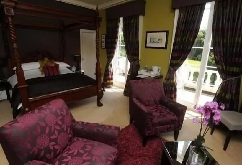 Deluxe-huone, Satis House