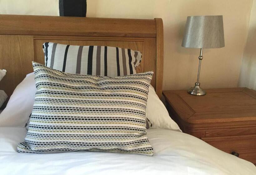 スタンダードルーム, The Brickwall