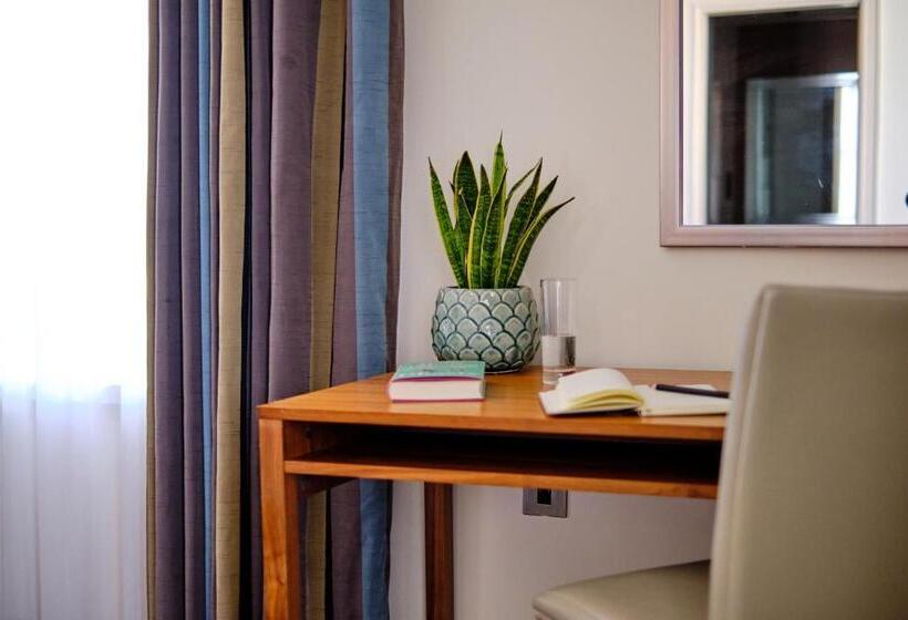Номер Deluxe, The Clermont London, Charing Cross
