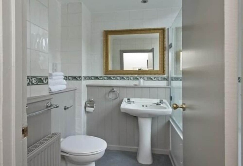 스탠다드 룸, The Goddard Arms