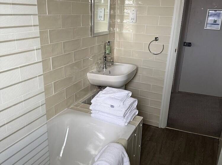 스탠다드 싱글 룸, The Goddard Arms