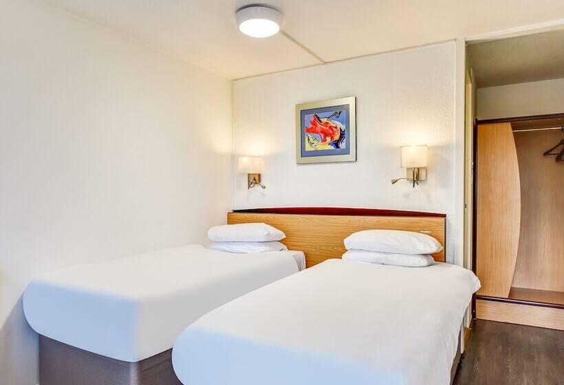 Номер Стандарт, The Hotel Rafiya, Redditch
