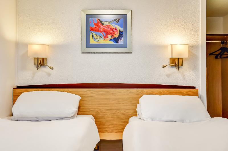 Номер Стандарт, The Hotel Rafiya, Redditch