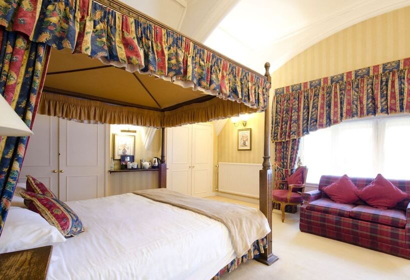 חדר סטנדרט, The Snooty Fox