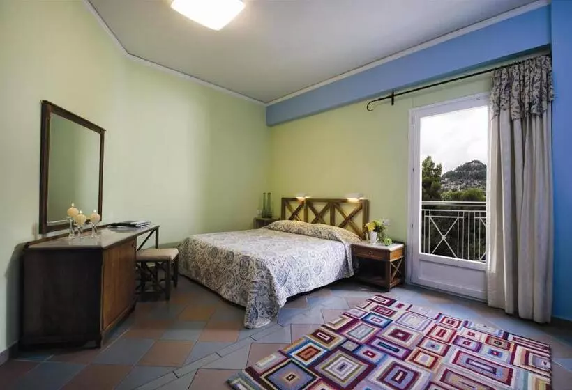 Chambre Standard Vue Ville, Akti