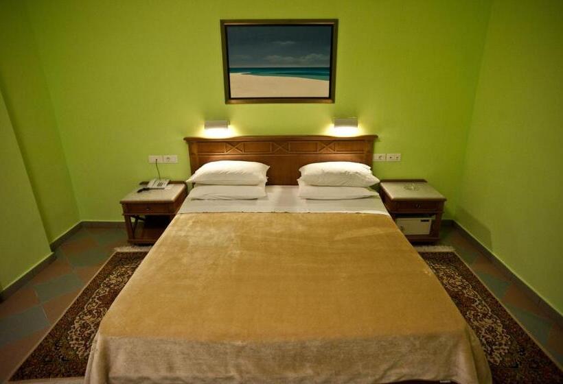 اتاق استاندارد با چشمانداز شهر, Akti