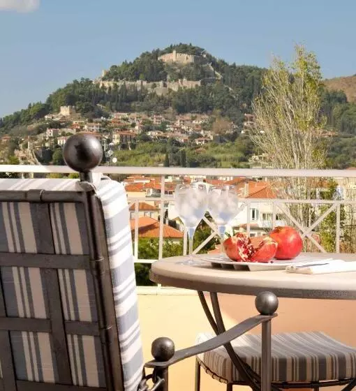 Junior Suite, Akti