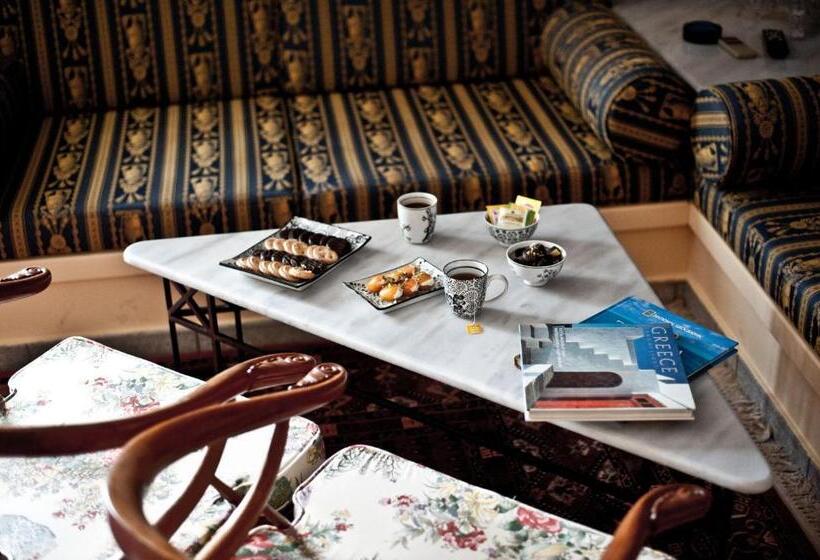 سوییت جونیور با چشمانداز دریا, Akti