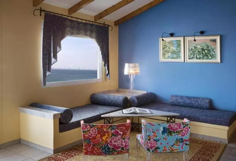 Junior Suite Vue Mer, Akti
