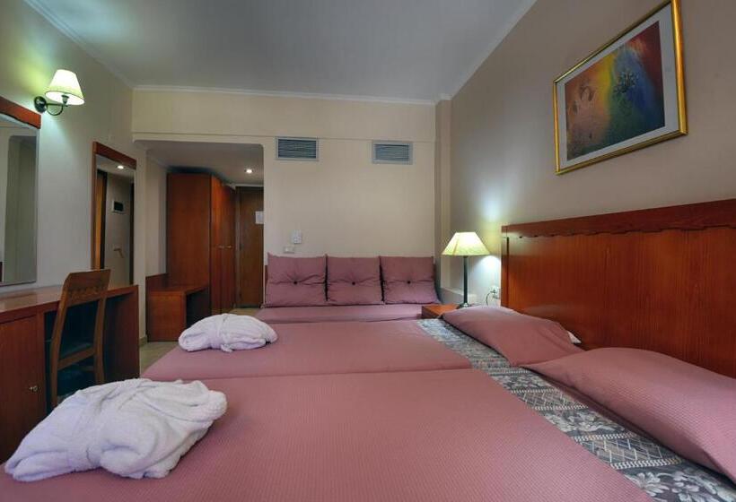 غرفة قياسية مطلّة علي البحيرة, Ariti Grand