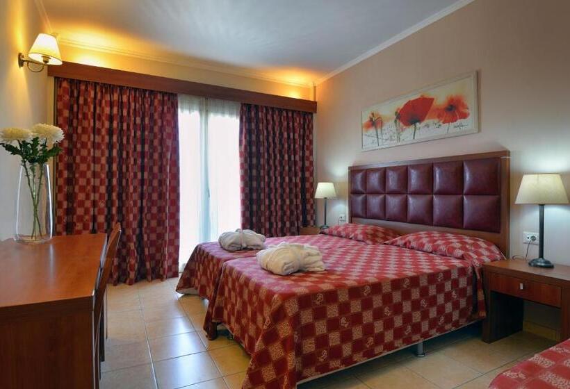 غرفة قياسية مطلة على الجبل, Ariti Grand