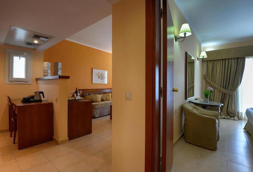 جناح مطل على البحيرة, Ariti Grand