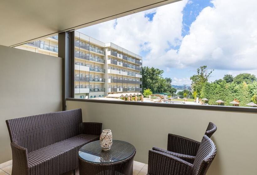 家庭间, Ariti Grand