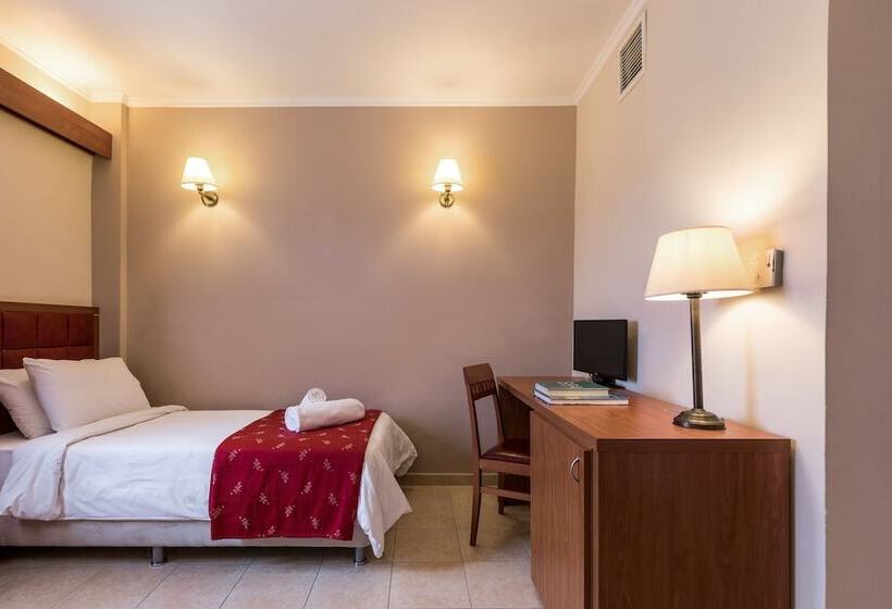 غرفة عائلية, Ariti Grand