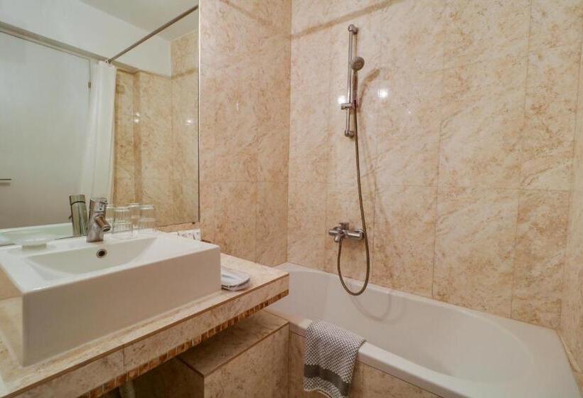 غرفة سوبيريور ذات إطلالة جانبية على البحر, Palace Hotel Glyfada