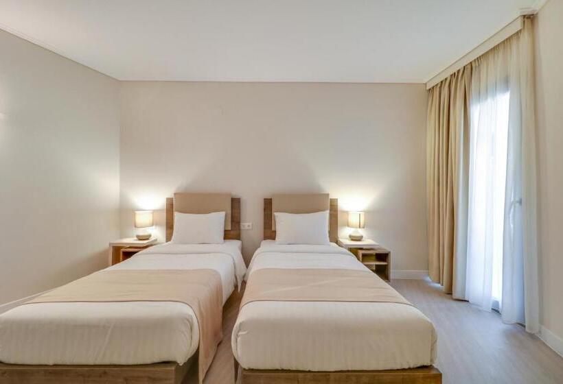 غرفة سوبيريور ذات إطلالة جانبية على البحر, Palace Hotel Glyfada