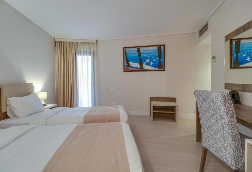 غرفة سوبيريور ذات إطلالة جانبية على البحر, Palace Hotel Glyfada