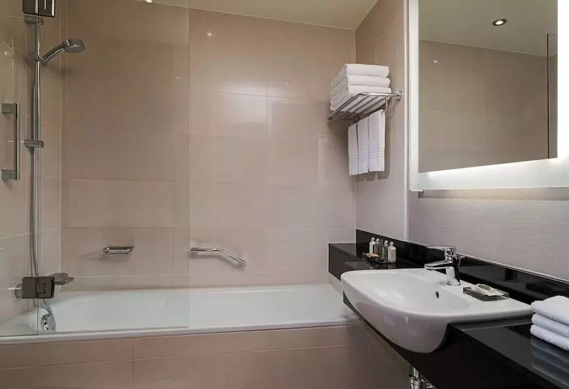Kulüp Stüdyo, Budapest Marriott