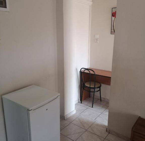 패밀리 룸, Elite