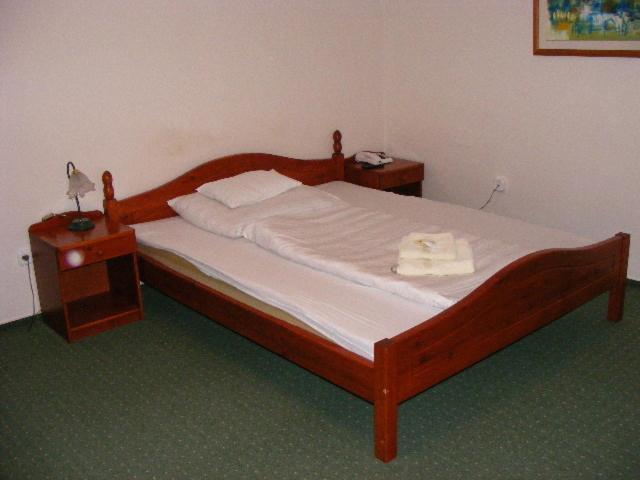 Номер Стандарт, Fama