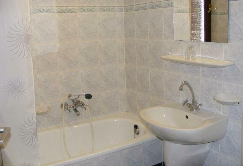 Номер Стандарт, Fama