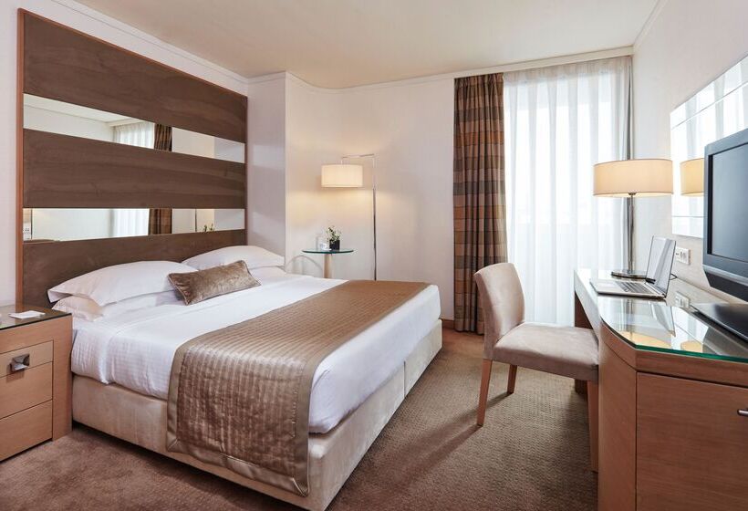 Номер Superior, Galaxy Iraklio