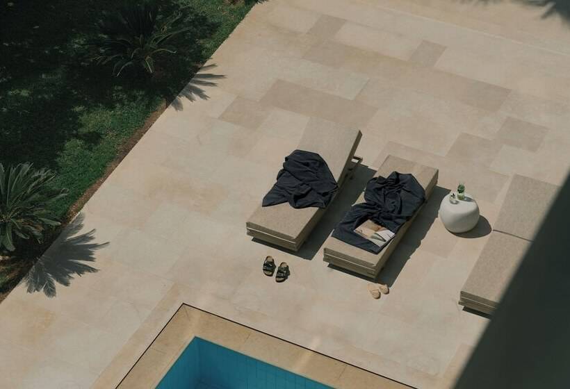 패밀리 룸, Golden Sun