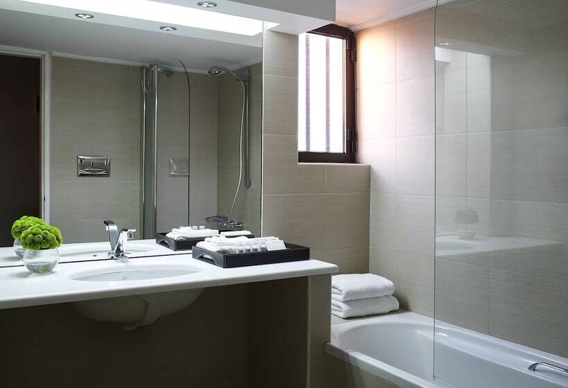 패밀리 룸, Golden Sun