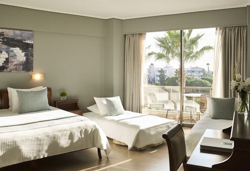 패밀리 룸, Golden Sun