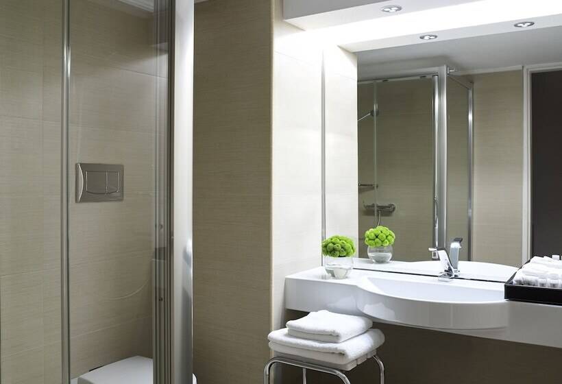 주니어 스위트, Golden Sun