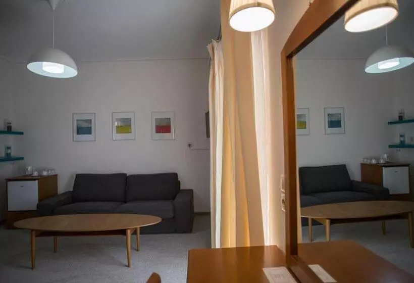 Suite Familiale, Liberty