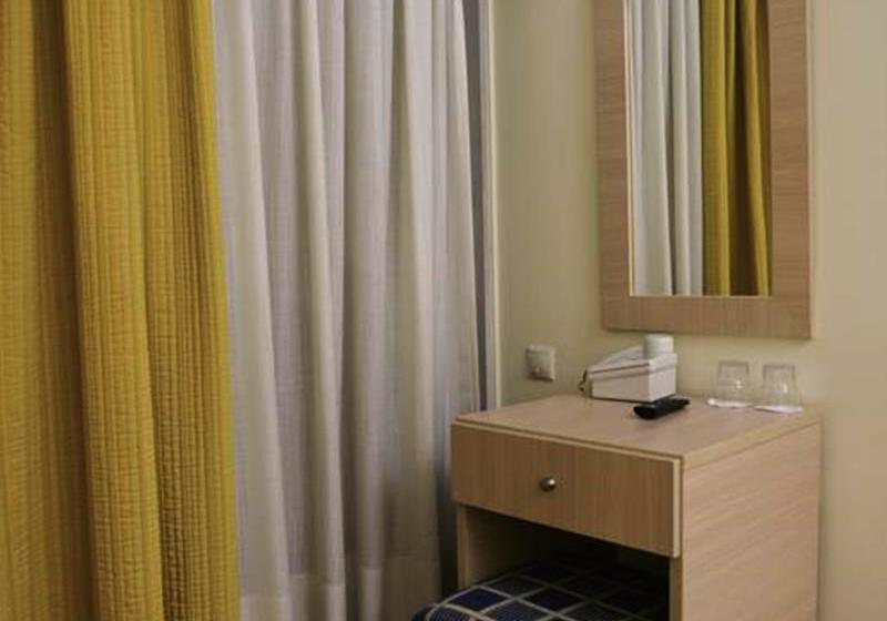 اتاق استاندارد سه نفره, Mediterranee