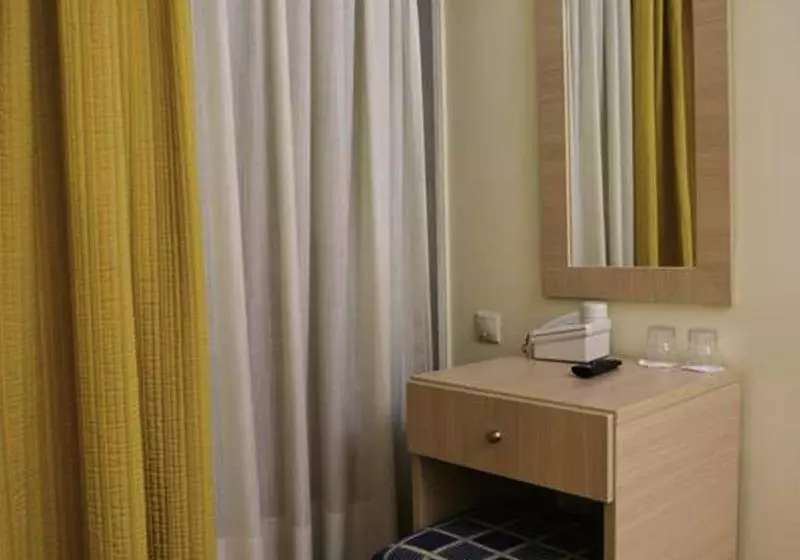 Chambre Triple Standard, Mediterranee