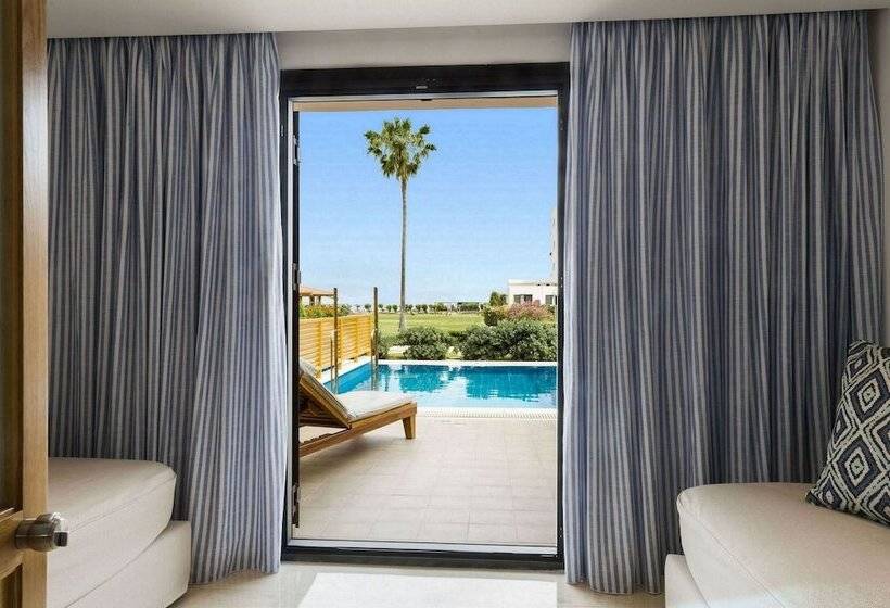 اتاق خانوادگی, Mitsis Ramira