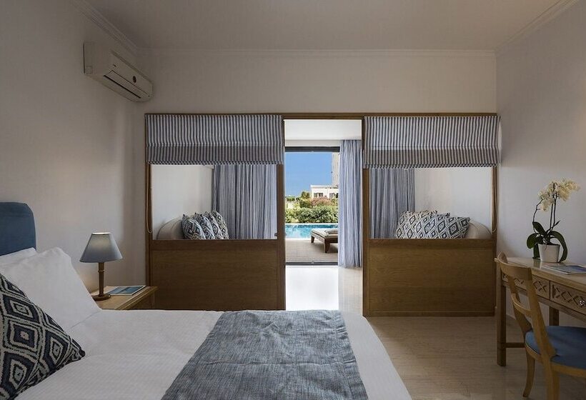 اتاق خانوادگی, Mitsis Ramira