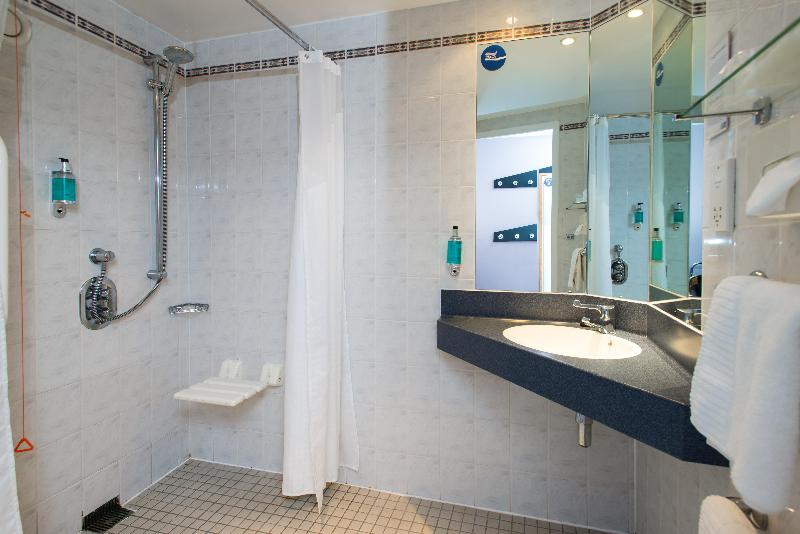 اتاق استاندارد یک نفره, Mitsis Ramira