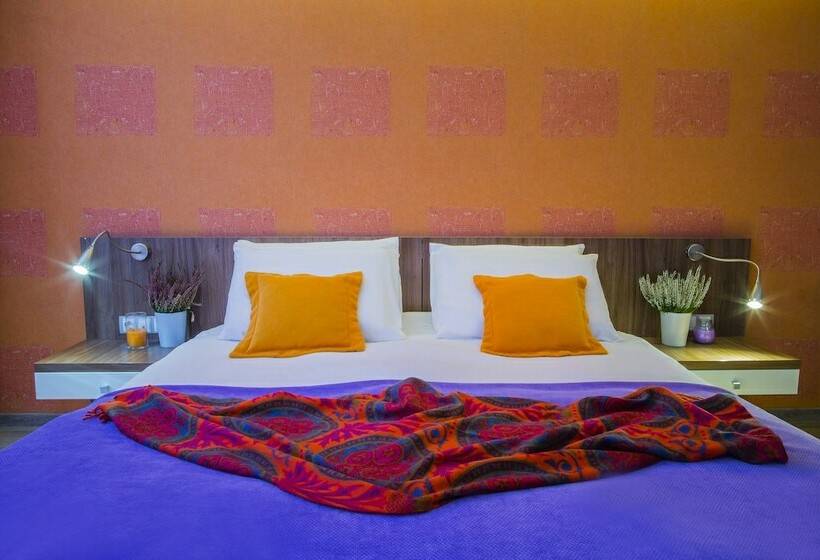 이그제큐티브 룸, Novus City