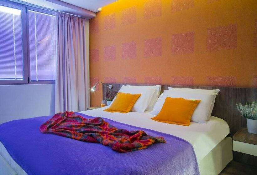 이그제큐티브 룸, Novus City