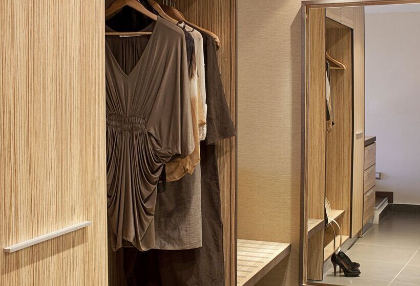 オーシャンビュージュニアスイート, Olympic Palace